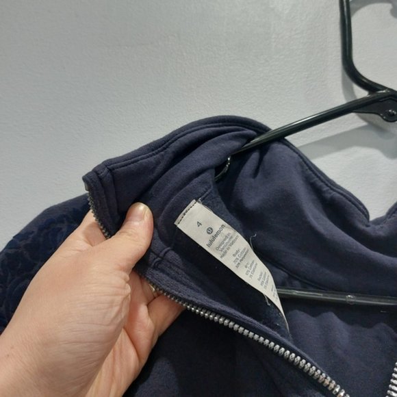 Lululemon Floral Flock Pullover Blue Size 4 - Picture 9 of 10